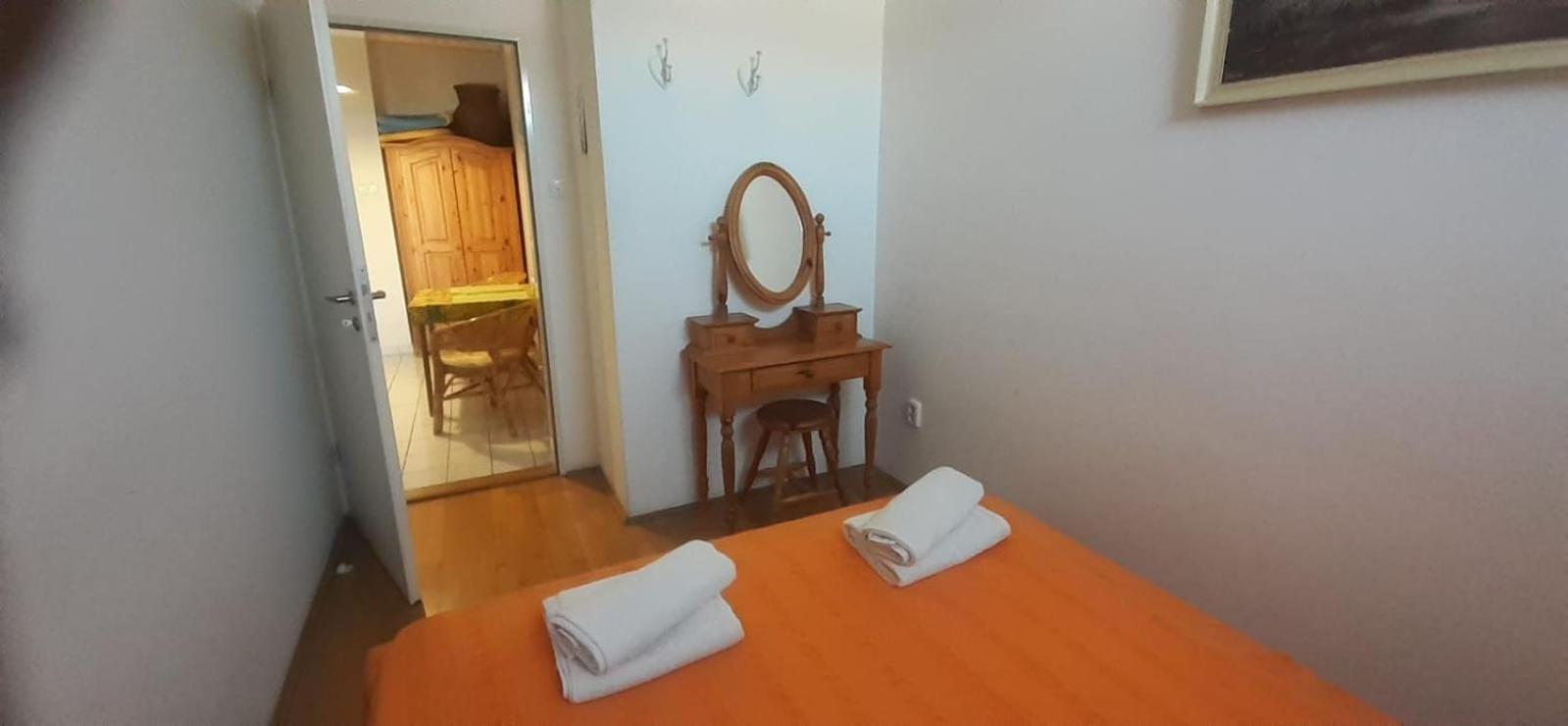 Pedestrian Street Apartment Heviz Luaran gambar