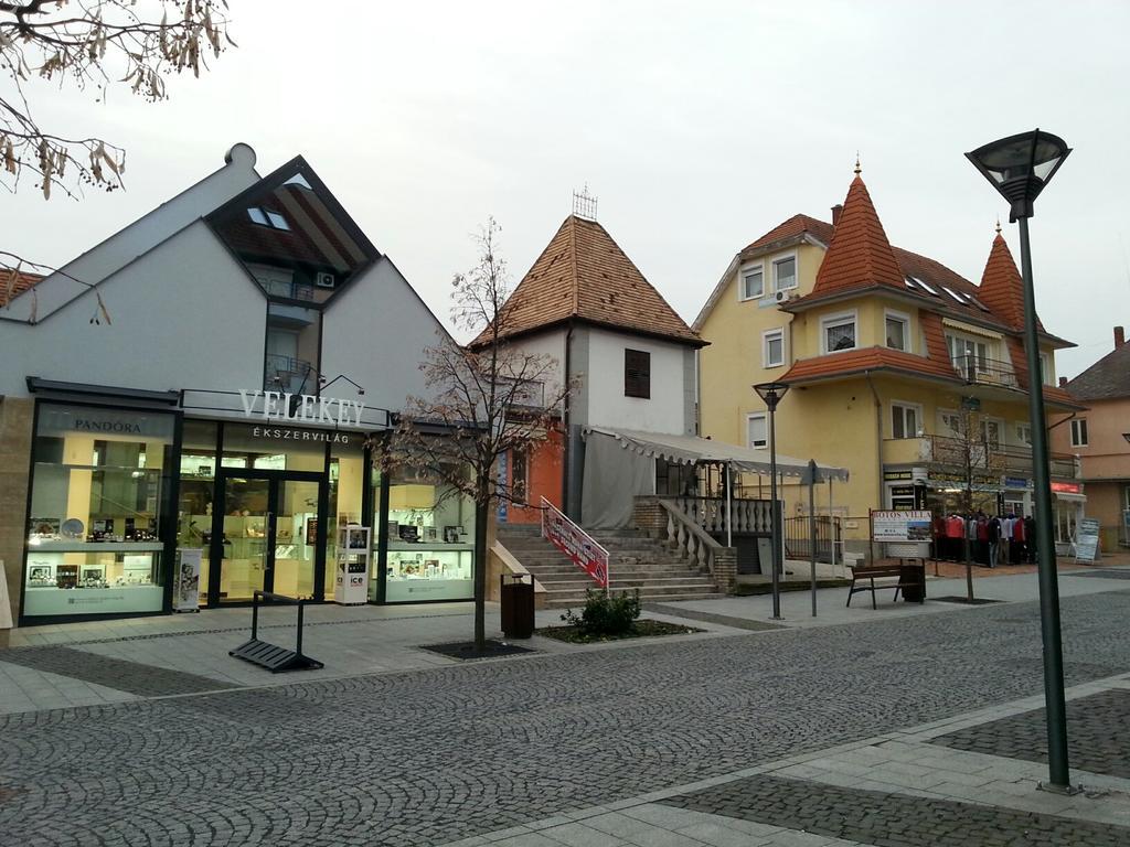 Pedestrian Street Apartment Heviz Luaran gambar