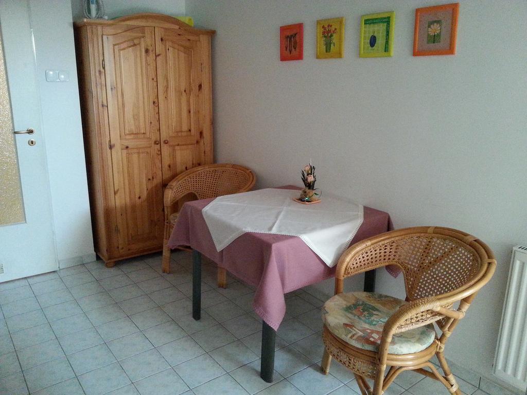Pedestrian Street Apartment Heviz Luaran gambar